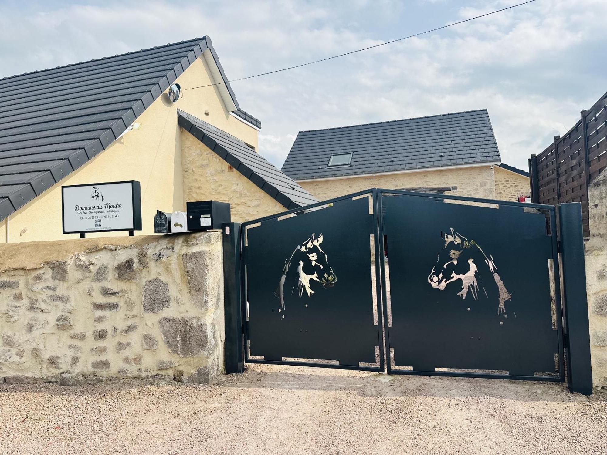 Le Lodge Spa Saint-Laurent-d'Andenay Екстериор снимка